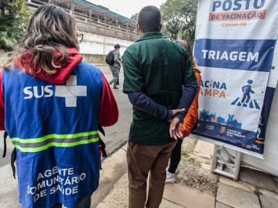 SP: capital começa a aplicar dose adicional em idosos acima de 85 anos