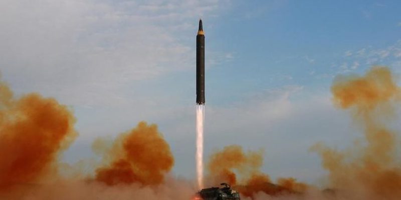 Coreia do Norte lança míssil balístico a partir de sistema ferroviário