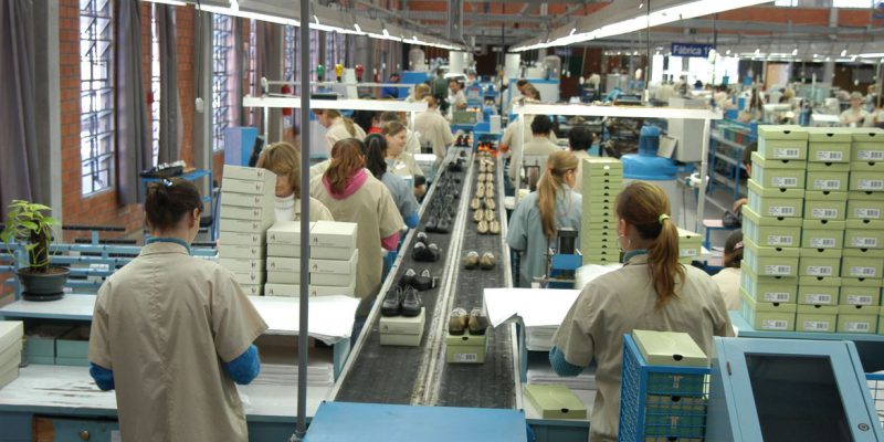 Confiança da indústria cai nos 30 setores avaliados pela CNI