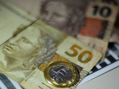 Trabalhadores nascidos em fevereiro podem sacar auxílio emergencial
