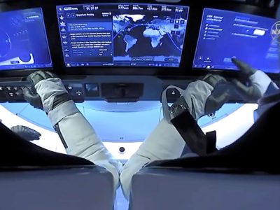 Nova equipe de astronautas chega à Estação Espacial Internacional