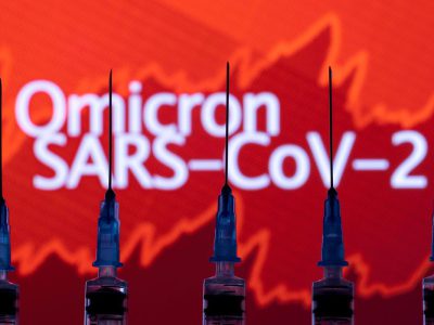 Ômicron representa risco global “muito alto”, diz OMS