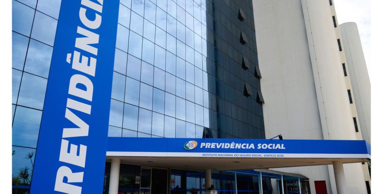 Prova de vida do INSS volta a ser exigida em 2022