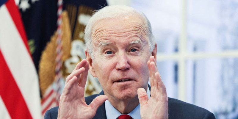 Biden afirma que “teia de mentiras” representa ameaça à democracia