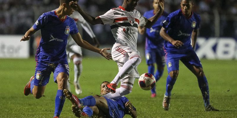 Copinha: São Paulo supera São Caetano por 2 a 1