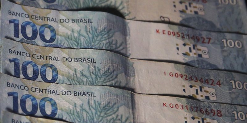 Trabalhadores nascidos em junho podem sacar até R$ 1 mil no FGTS