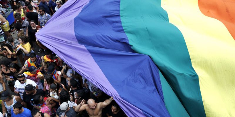 IBGE divulga 1º levantamento sobre homossexuais e bissexuais no Brasil