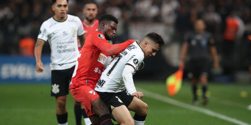 Corinthians empata em Itaquera para avançar na Libertadores