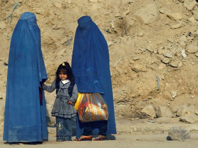 Talibãs rejeitam pedido da ONU para reverter restrições às mulheres