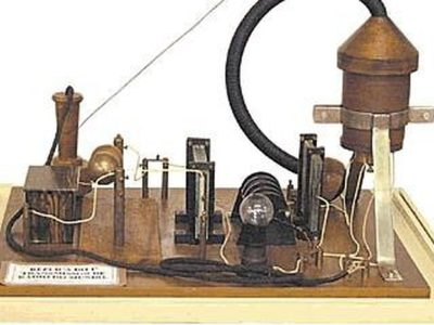 Cem anos do rádio no Brasil: o padre brasileiro que inventou o rádio