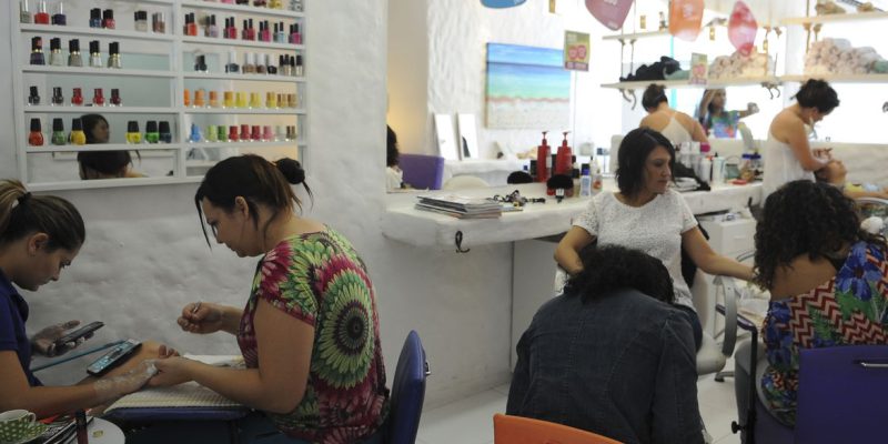 Volume de serviços cresce 0,2% de março para abril, diz IBGE