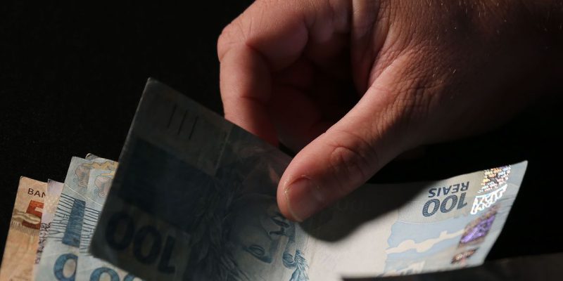 Auxílio Brasil é pago hoje a beneficiários com NIS final 4