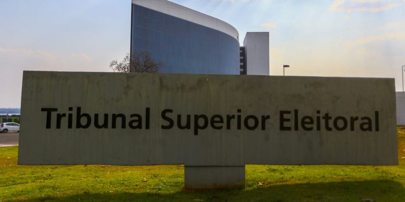 Ministro do TSE defere registros de duas candidaturas à Presidência