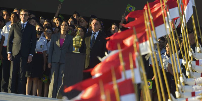 Presidente participa de cerimônia da chegada de coração de D. Pedro I
