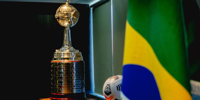 Flamengo e Athletico-PR disputam 5ª final brasileira da Libertadores