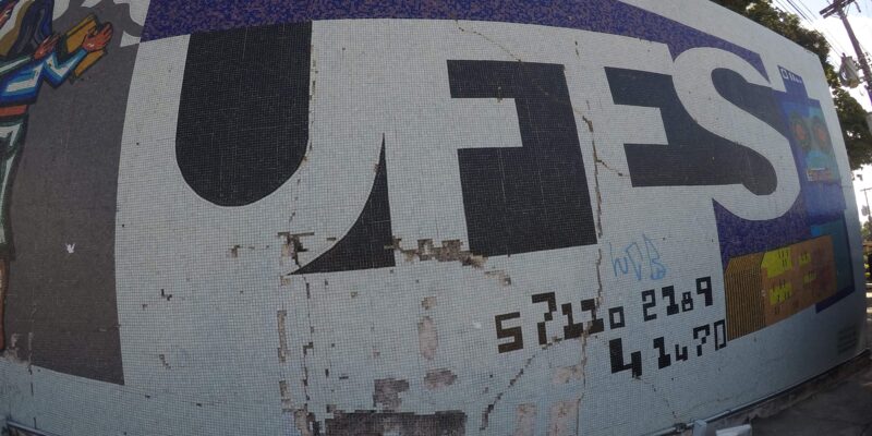 Bloqueio de verbas afeta bolsas e auxílios de 5,4 mil alunos da Ufes