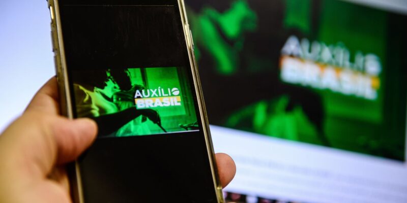 Auxílio Brasil é pago hoje a beneficiários com NIS final 2