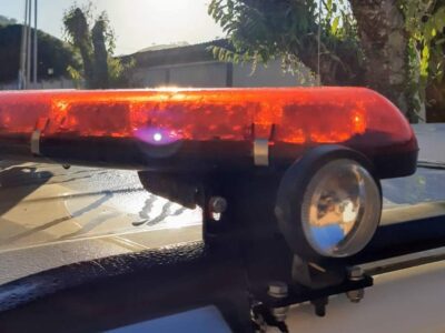 Personal trainer é presa após aplicar golpe em joalheria e atropelar segurança