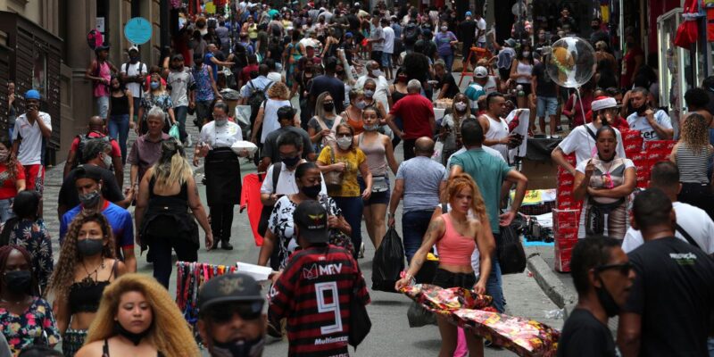 Vendas do varejo caem 0,6% em novembro, diz IBGE