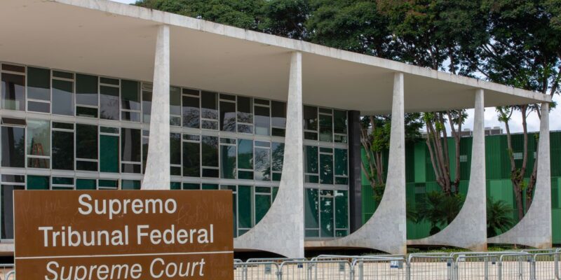 STF começa a julgar se aceita denúncias por atos antidemocráticos