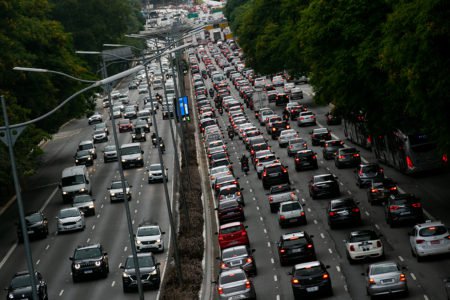 Montadoras anunciam descontos; carro mais barato sai por R$ 58,9 mil