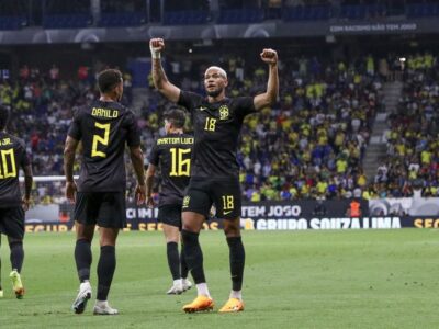 Vini Jr. fecha goleada de 4 a 1 contra Guiné em jogo contra o racismo
