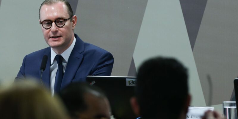 Opinião pública não deve determinar julgamento, afirma Zanin
