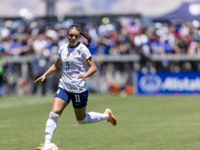 Comandados por Sophia Smith, EUA superam Vietnã em estreia na Copa