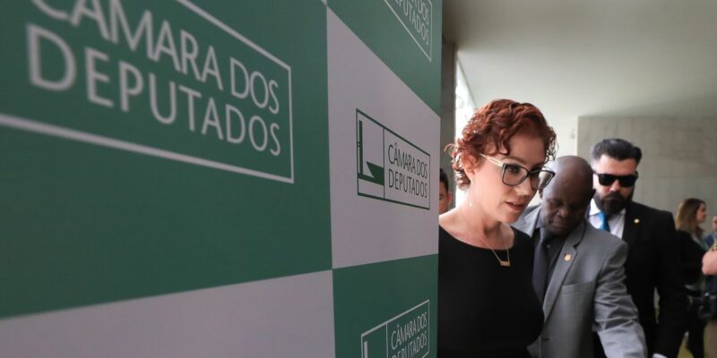 STF tem três votos para tornar Zambelli ré por porte ilegal de arma