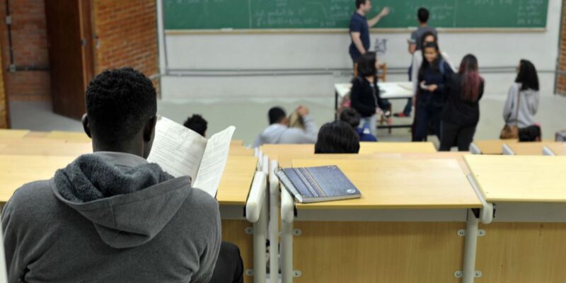 Câmara aprova reformulação da Lei de Cotas; texto segue para o Senado