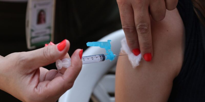 Apenas uma em cada 3 vacinas de HPV foi aplicada no estado de SP