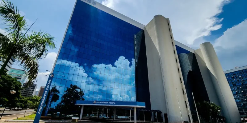 Benefícios do INSS acima do mínimo terão reajuste de 3,71%
