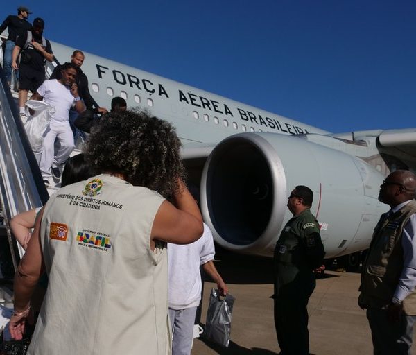 Governo Federal recebe novo voo com repatriados dos EUA