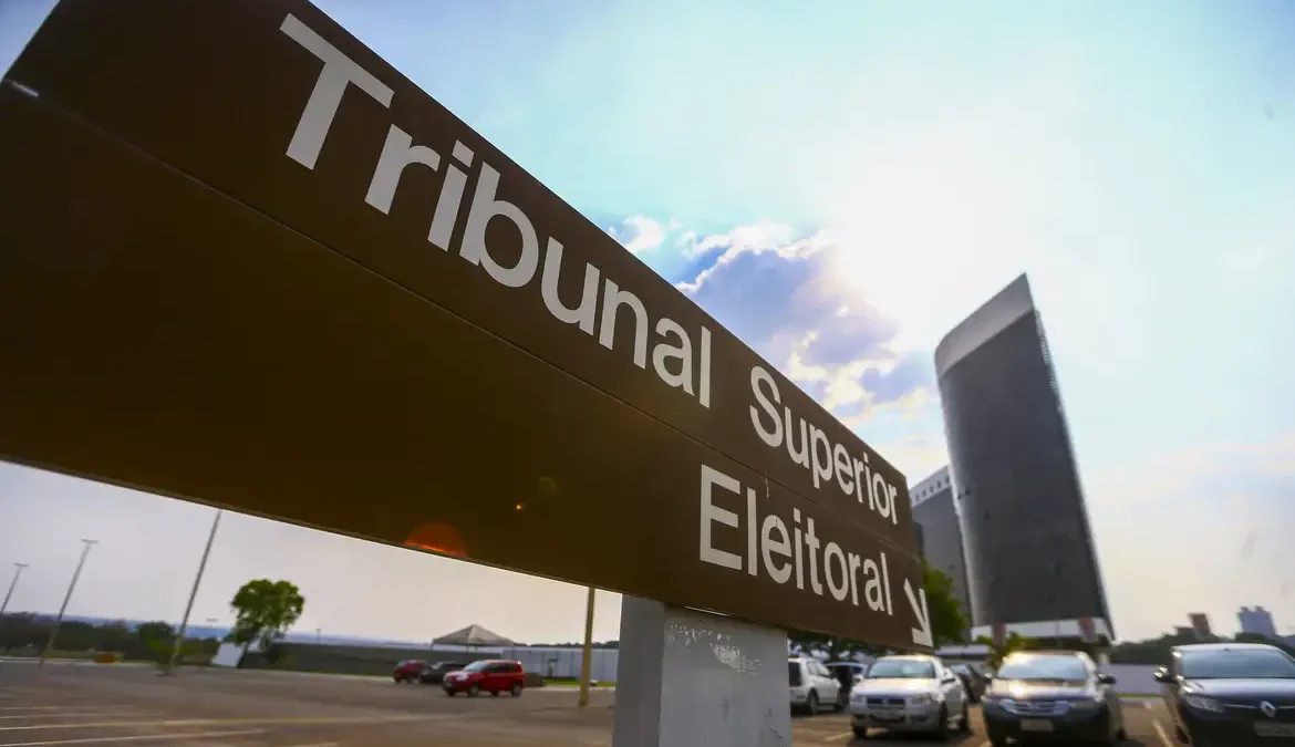 Nunes Marques suspende decisão do TRE que afastou prefeito de Barueri