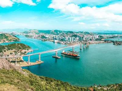 Vitória Revelada: Entre o Azul do Atlântico e a Alma Capixaba