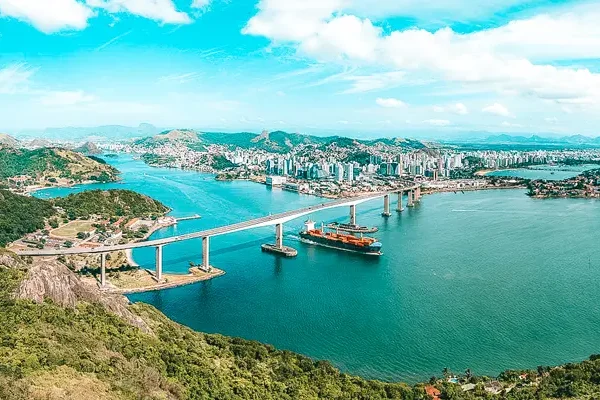 Vitória Revelada: Entre o Azul do Atlântico e a Alma Capixaba